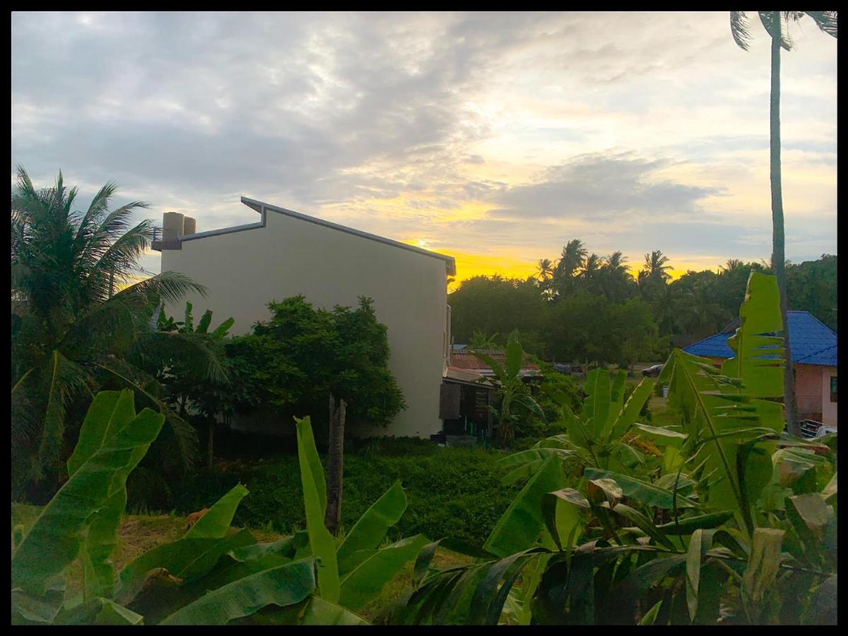 See Sea Backpackers House Baan Tai Bagian luar foto