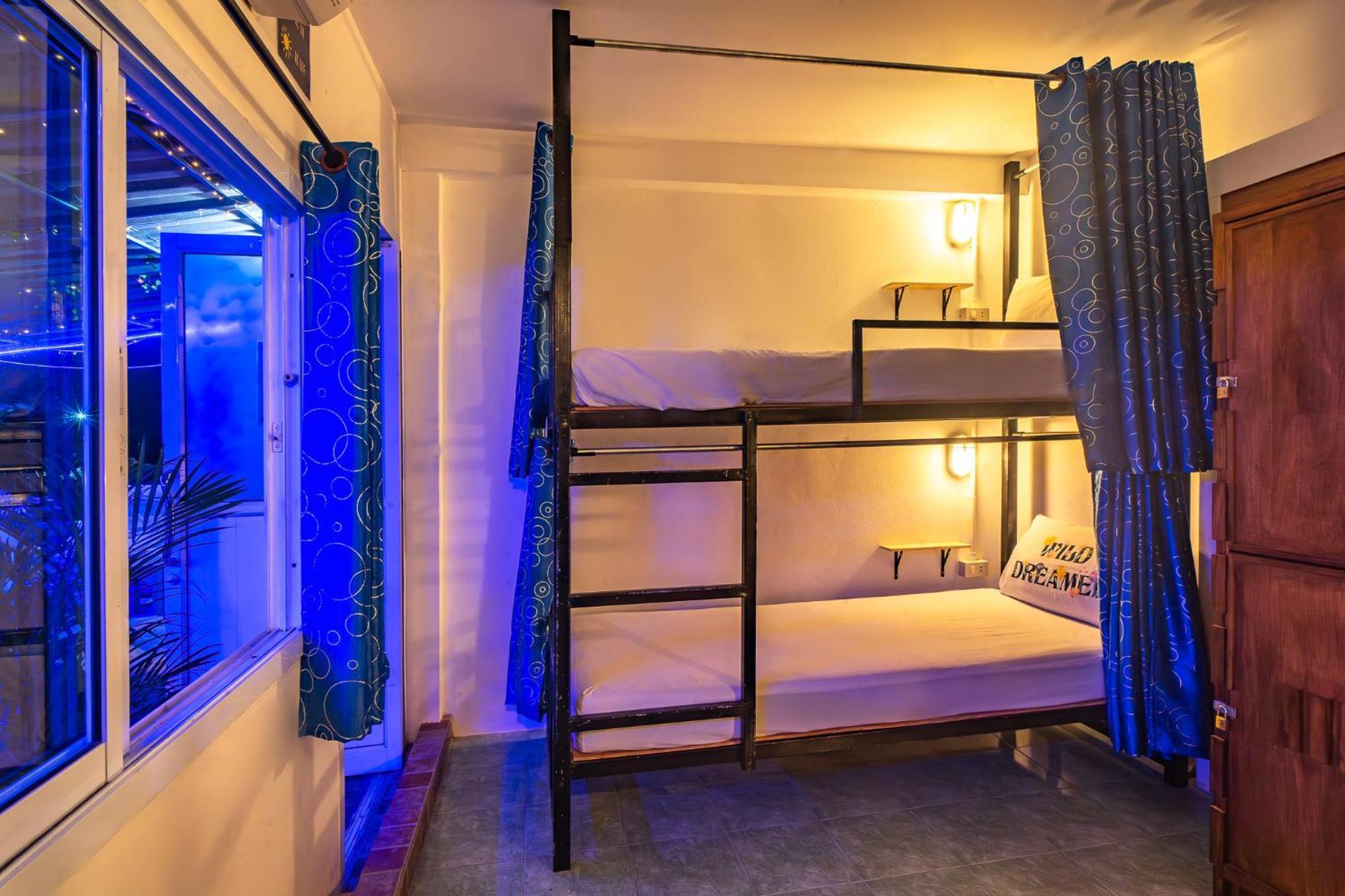 See Sea Backpackers House Baan Tai Bagian luar foto